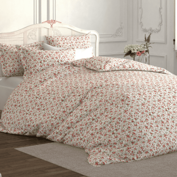 Zarif Çiçek Desenli Nevresim Takımı